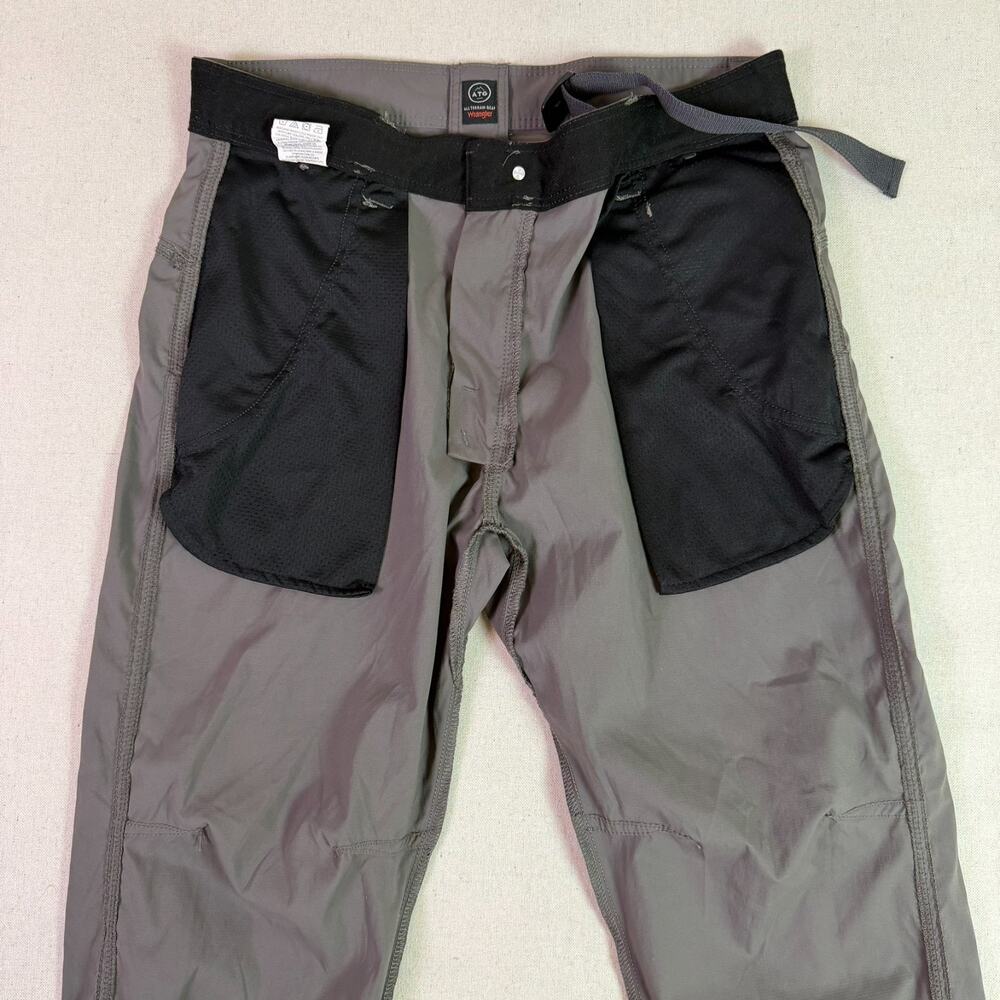 Wrangler All Terrain Gear Pants Mens 34x30 Gray Trail Hiking Outdoor Performance - Picture 10 of 14